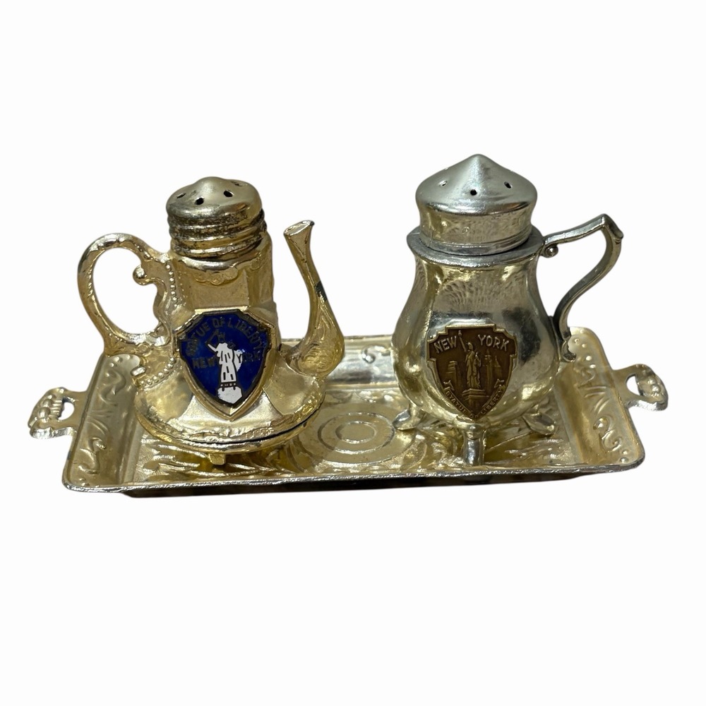 Vintage New York City Statue Of Liberty T Pot Salt And Pepper Shakers Set Kitchy